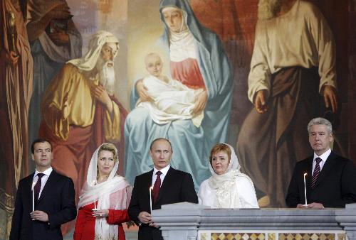 西方各國慶祝復活節 祈禱游行相得益彰畫卷多彩