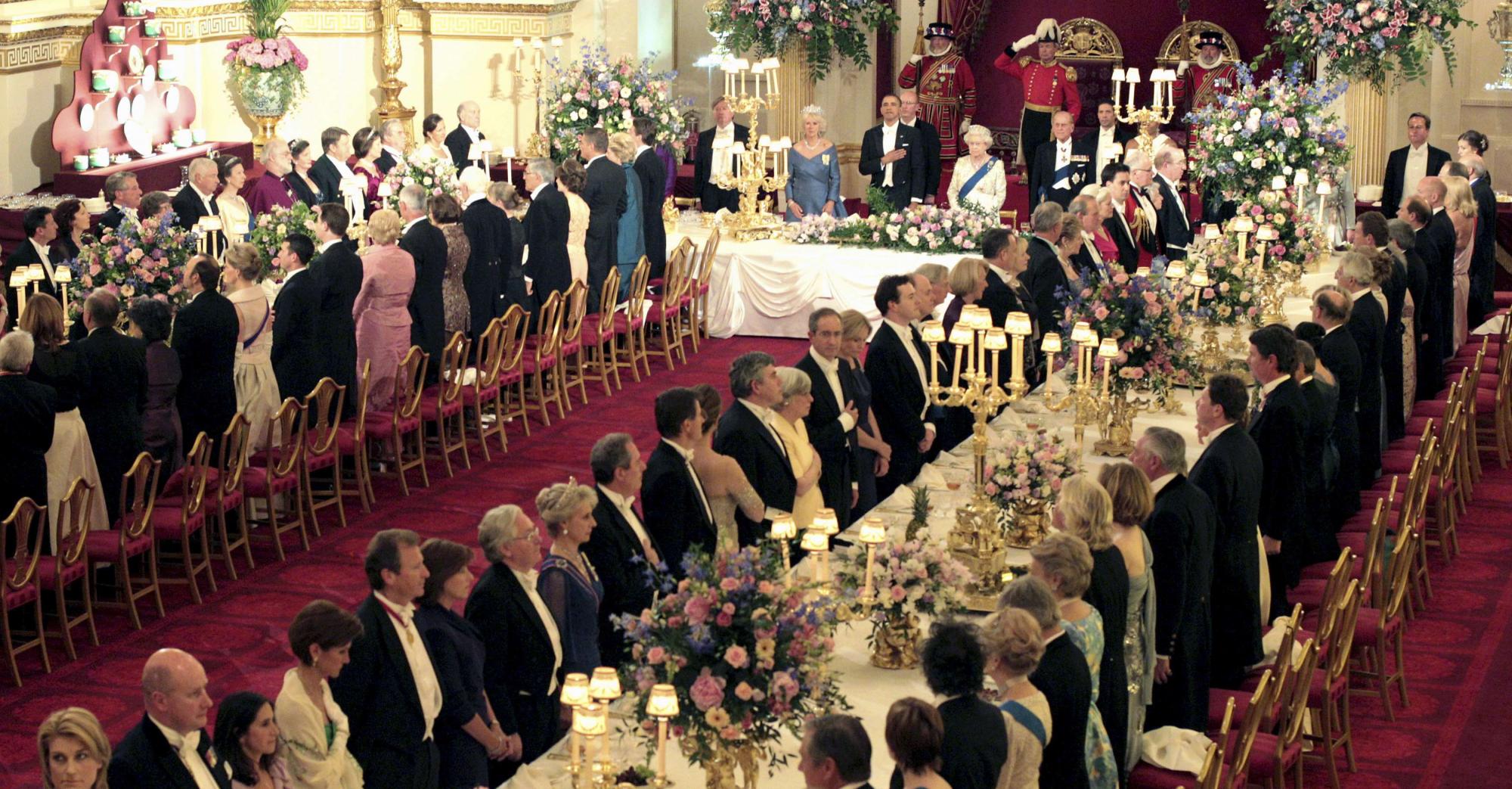 寫錯日期、乒乓慘敗、樂隊搗亂 奧巴馬訪英有點兒“衰”