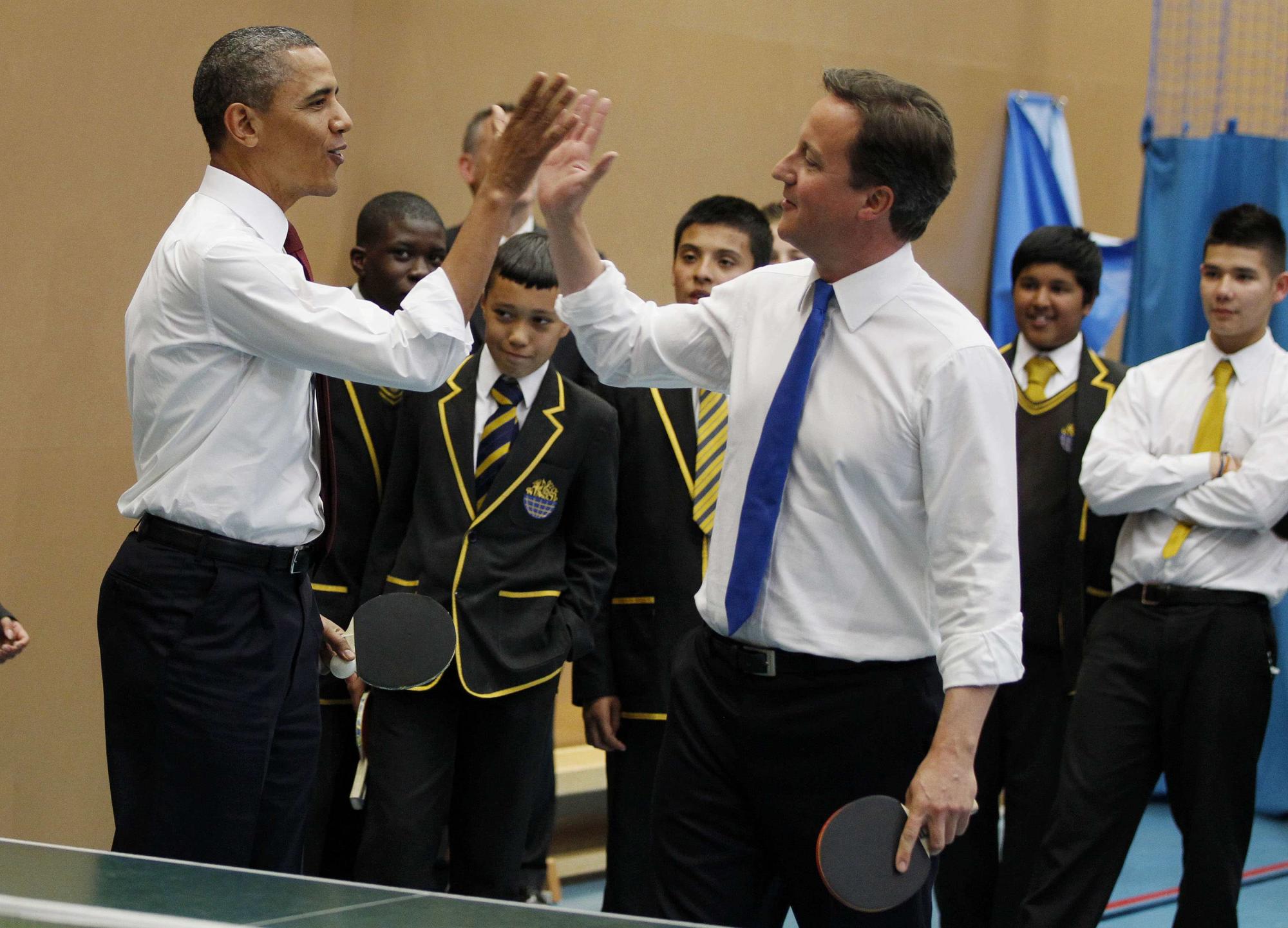 寫錯日期、乒乓慘敗、樂隊搗亂 奧巴馬訪英有點兒“衰”