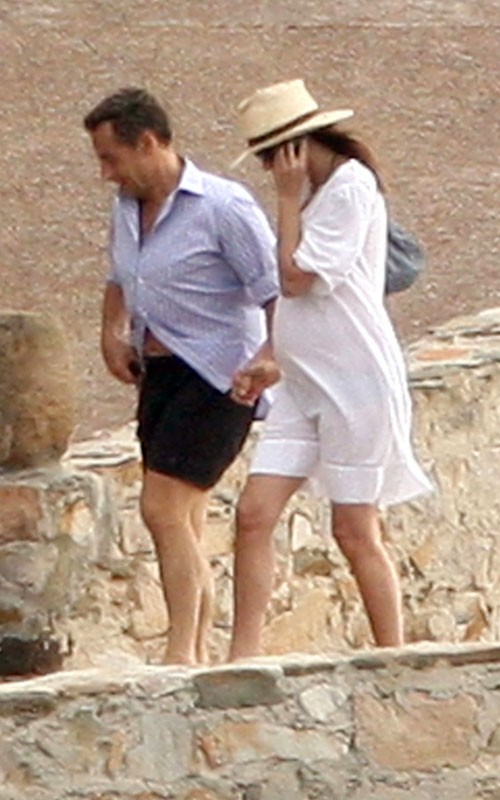 布呂尼懷孕照曝光 法國將迎首位“奶爸”總統