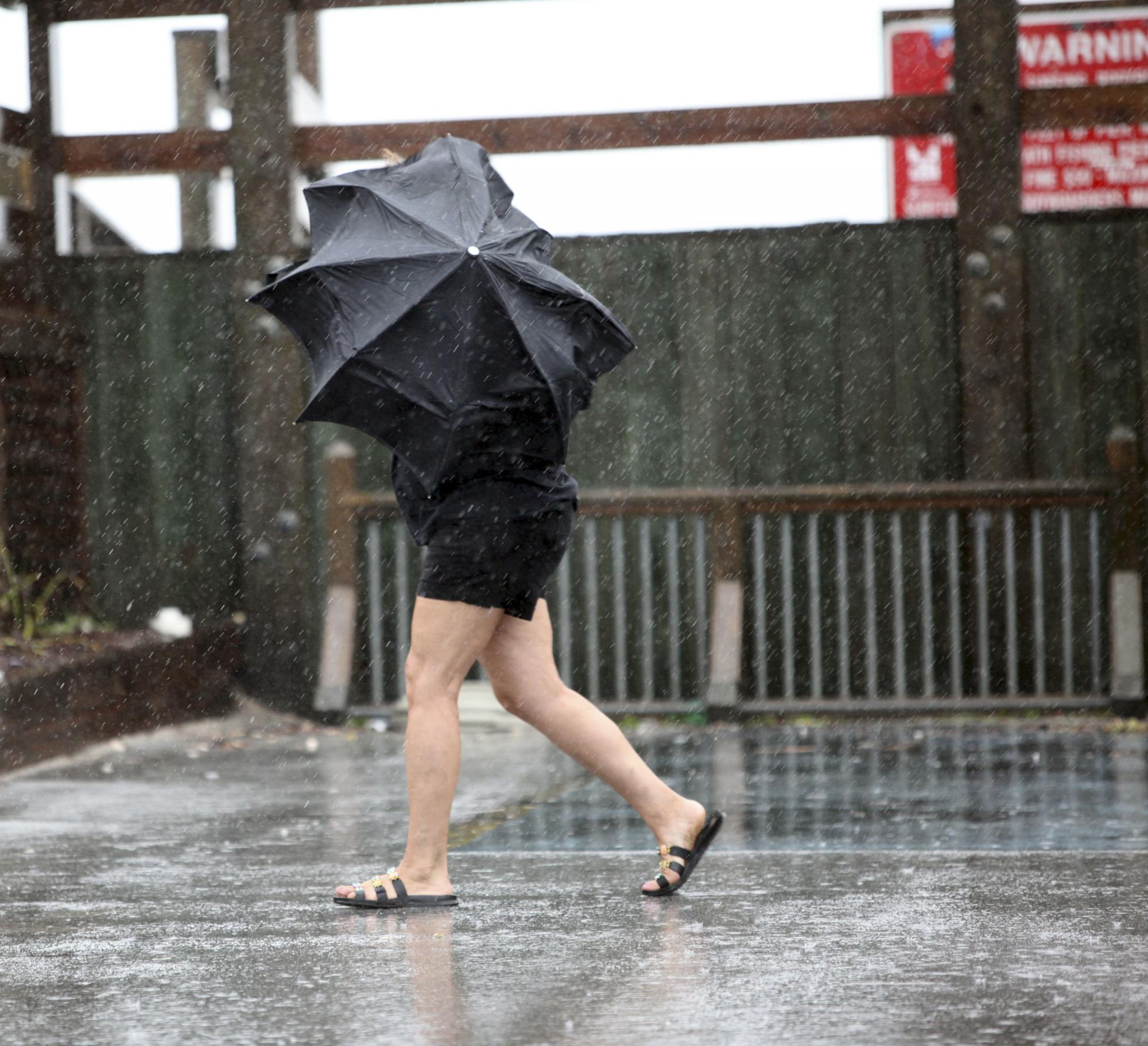 組圖：颶風(fēng)“艾琳”襲擊美國(guó)東海岸 民眾淡定應(yīng)對(duì)