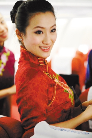 當各地空姐遇到旗袍 誰最美？
