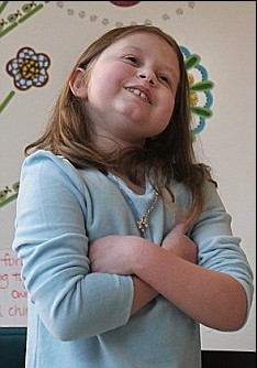 患罕見癌癥瀕死 美國(guó)9歲女孩一次移植6個(gè)器官重獲新生