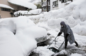 日本遭遇嚴(yán)寒和暴風(fēng)雪襲擊 175萬(wàn)人感染新型流感8人死亡