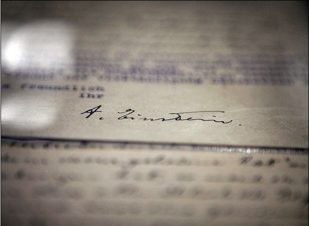 愛因斯坦生前8萬份筆記、信件將通過網絡公開發(fā)布