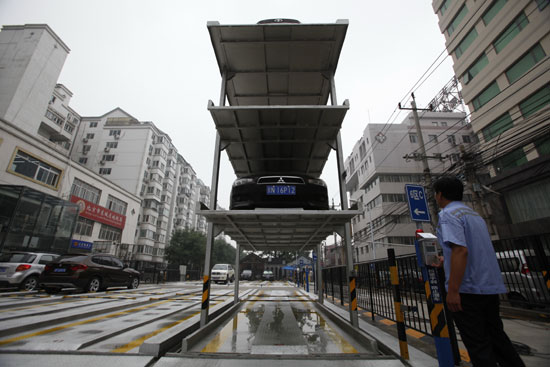 立體停車場(chǎng)亮相北京車輦店胡同（組圖）