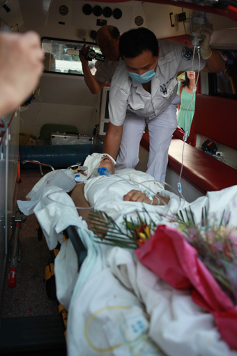 杜傳旺抵京治療 暫脫離生命危險（多圖）