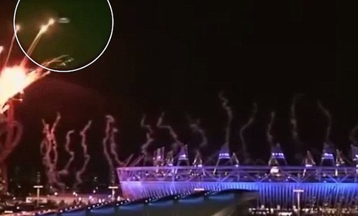 外星人造訪奧運會開幕式?倫敦夜空驚現不明飛行物