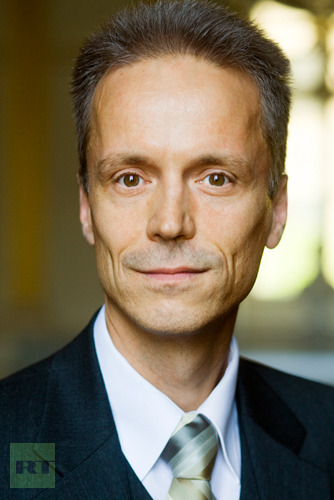 都是泰迪熊惹的禍？外交風波升級白俄驅逐瑞典大使