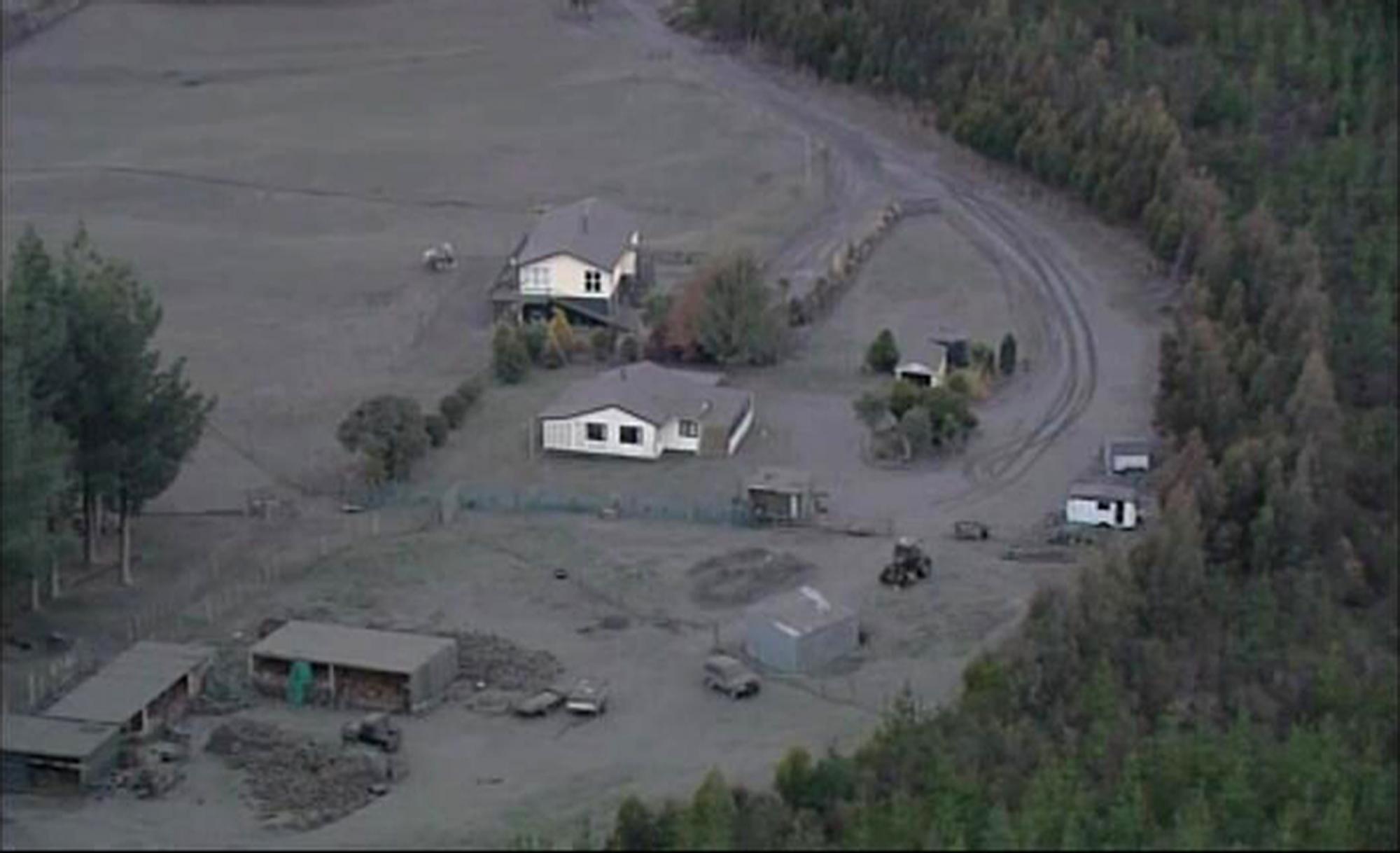新西蘭沉寂百余年火山爆發伴隨地震 將持續數周