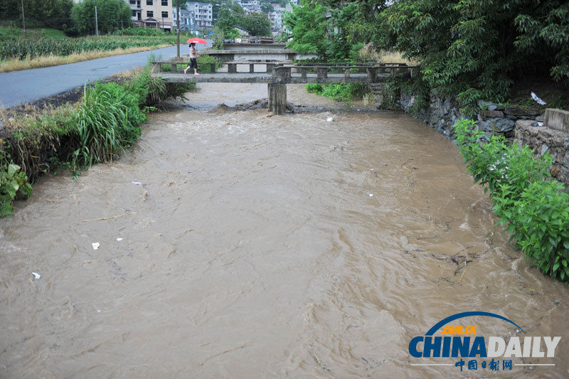 強臺風(fēng)“海葵”登陸 浙蘇滬積極應(yīng)對