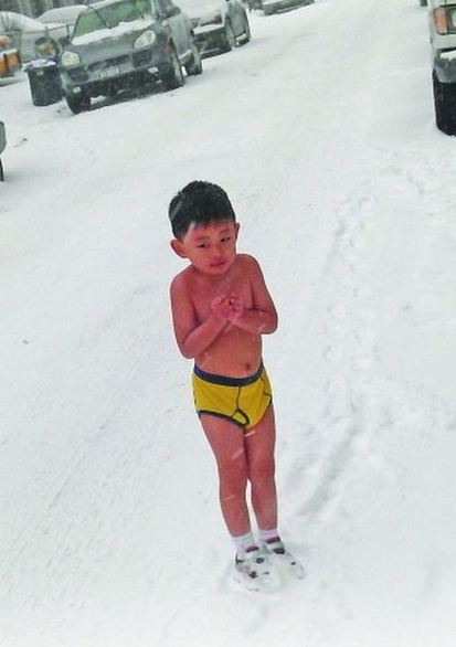 “鷹爸”新招迭出:擬讓兒子獨自在公海駕船