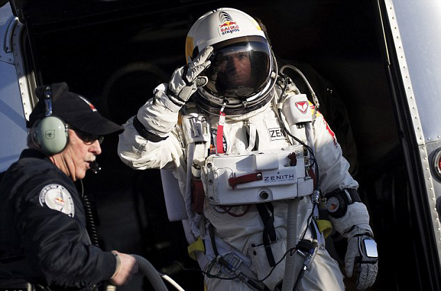 奧男子擬3.7萬米高空跳傘 挑戰(zhàn)音速欲破世界紀(jì)錄