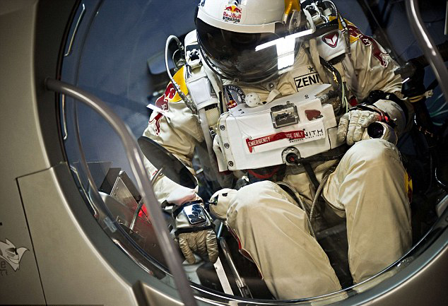 奧男子擬3.7萬米高空跳傘 挑戰(zhàn)音速欲破世界紀(jì)錄