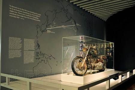日災區(qū)漂至加拿大摩托車在美展出 車身沾滿鹽和砂