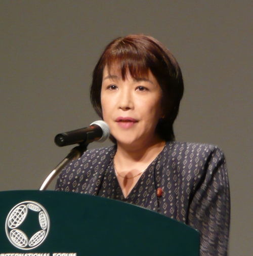 安倍正式出任日本新首相 女性任高級助手、新防衛(wèi)大臣對華強(qiáng)硬