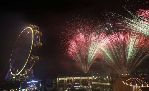 悉尼炫彩焰火、時(shí)代廣場(chǎng)倒計(jì)時(shí) 世界各地喜迎新年