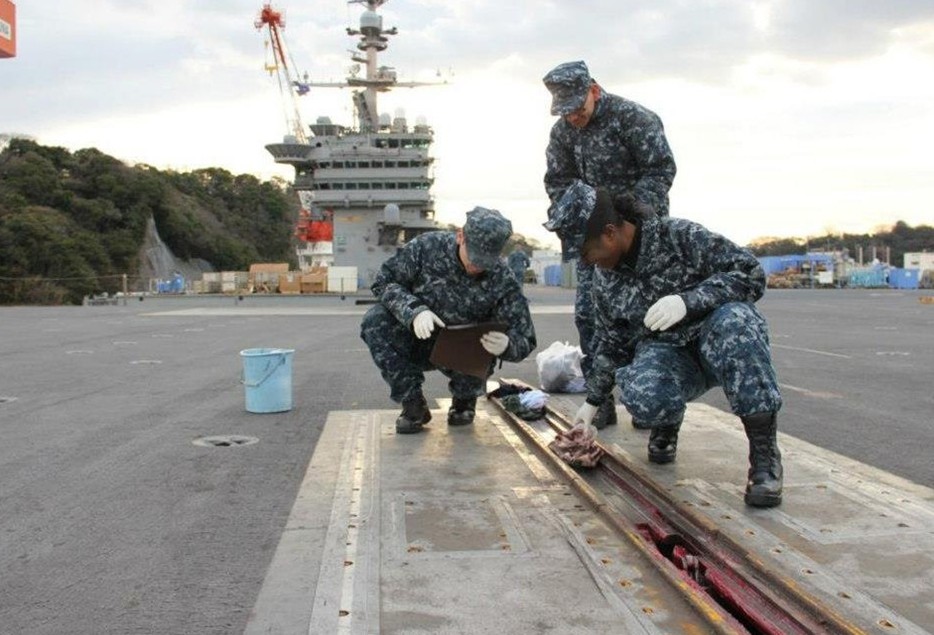 高清：美軍核航母上攔阻索機(jī)構(gòu)曝光