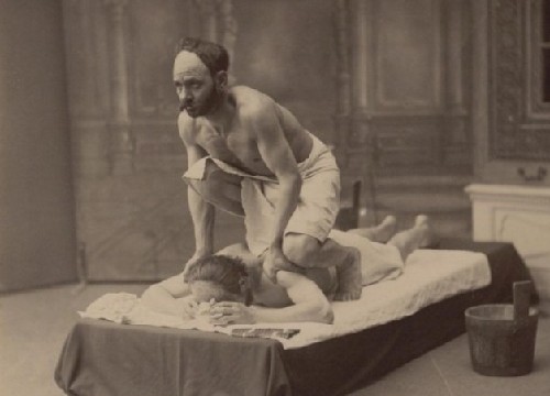 看百年前男人如何做spa 東方浴場老照片曝光