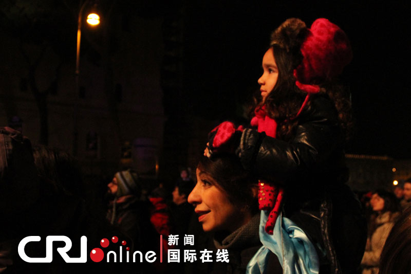 “歡樂春節”響徹羅馬 焰火表演照亮斗獸場