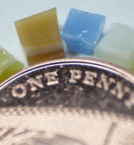 超震撼世界地圖：千余寶石和數十萬玻璃碎片打造