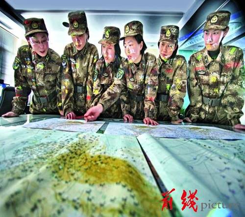 南京軍區某女子氣象班把脈風云