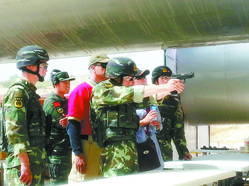 武警“雪豹”突擊隊參加國際特種兵比武紀實