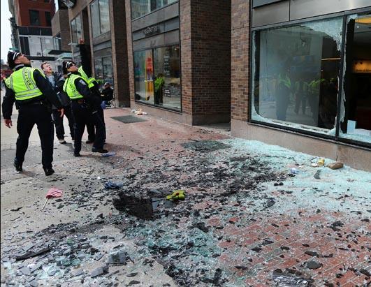 圖解波士頓馬拉松爆炸案 現場一片狼藉