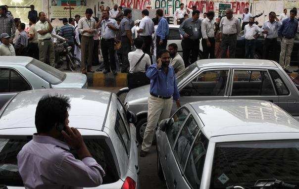 7.9級(jí)地震造成巴基斯坦1000多座房屋倒塌