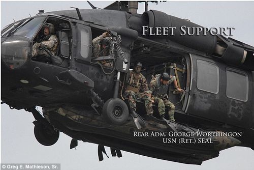 美海豹突擊隊嚴酷訓練照曝光 用牙齒戴面罩(圖)