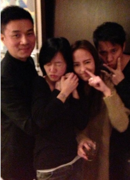 臺名媛關穎出嫁開趴8小時 花50塊就變人妻