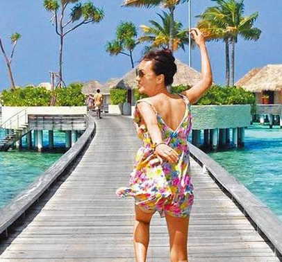 臺名媛關穎出嫁開趴8小時 花50塊就變人妻