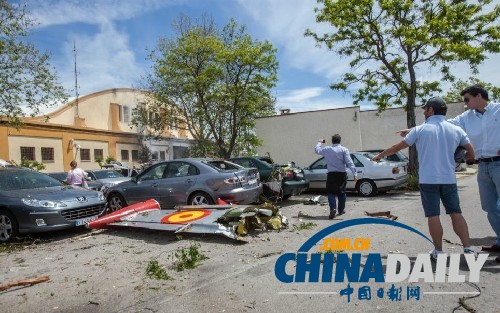 西班牙航展飛機(jī)爆炸 德國(guó)客機(jī)引擎著火返航迫降
