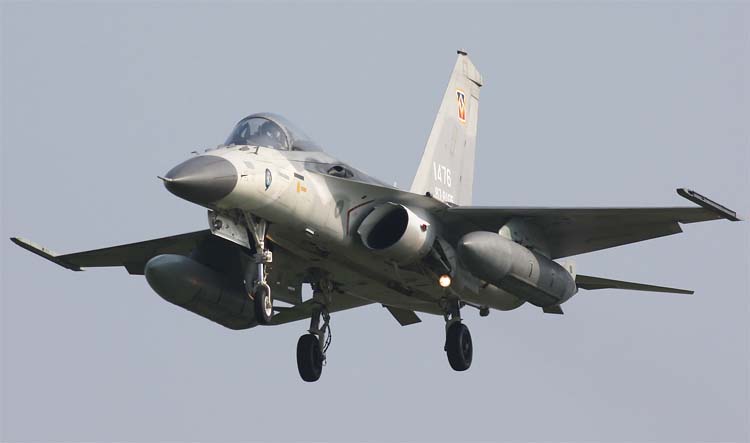 組圖:臺(tái)軍護(hù)漁軍演精銳盡出 盤點(diǎn)參演軍艦和戰(zhàn)機(jī)