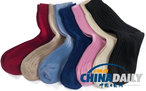 巴基斯坦電力短缺嚴重 公務員打赤腳防暑