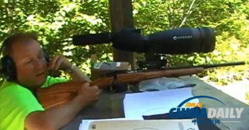僅憑聲音可擊中80%目標 美國盲人神槍手受追捧
