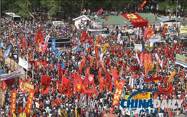 土耳其示威繼續上演 總理指責反對黨“煽動抗議”