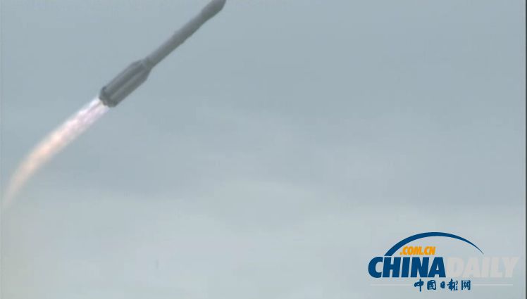 慘烈!實拍俄羅斯質子M運載火箭升空后失控爆炸