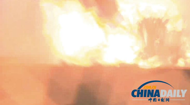 慘烈!實拍俄羅斯質子M運載火箭升空后失控爆炸