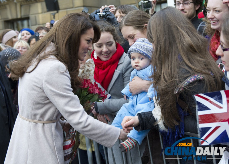 組圖：凱特威廉出席活動樂與兒童互動