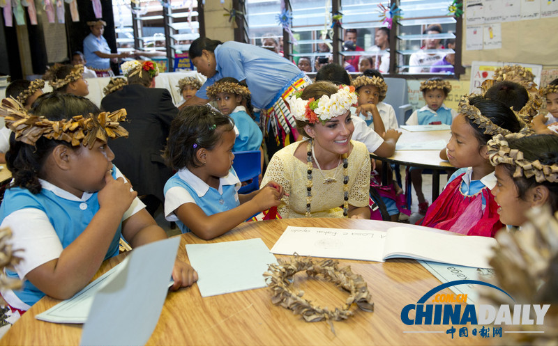 組圖：凱特威廉出席活動(dòng)樂(lè)與兒童互動(dòng)