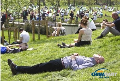 氣溫30度就不上班? 英議員提議給員工放高溫假