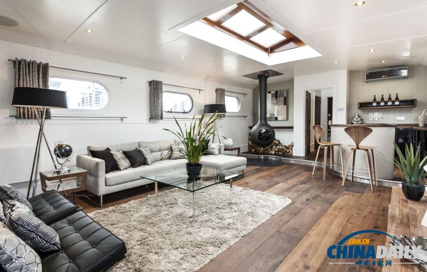 創意無限！舊運煤船改造成豪華“漂浮公寓”（組圖）