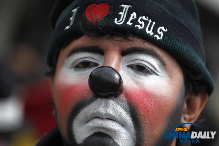 各國小丑齊聚危地馬拉 奇裝異服慶祝“小丑節” 