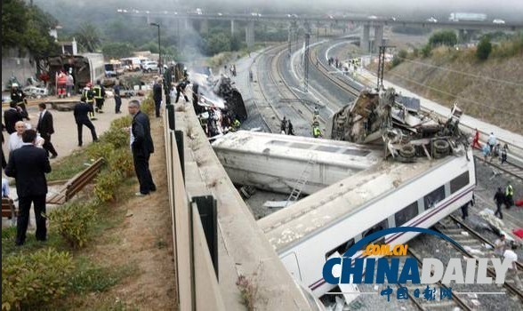 西班牙火車(chē)脫軌事故致60人喪生 宗教慶祝活動(dòng)取消