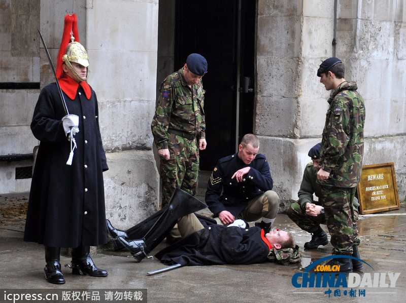 “八一”建軍節(jié)來(lái)臨 盤點(diǎn)各國(guó)“虛弱”大兵（組圖）