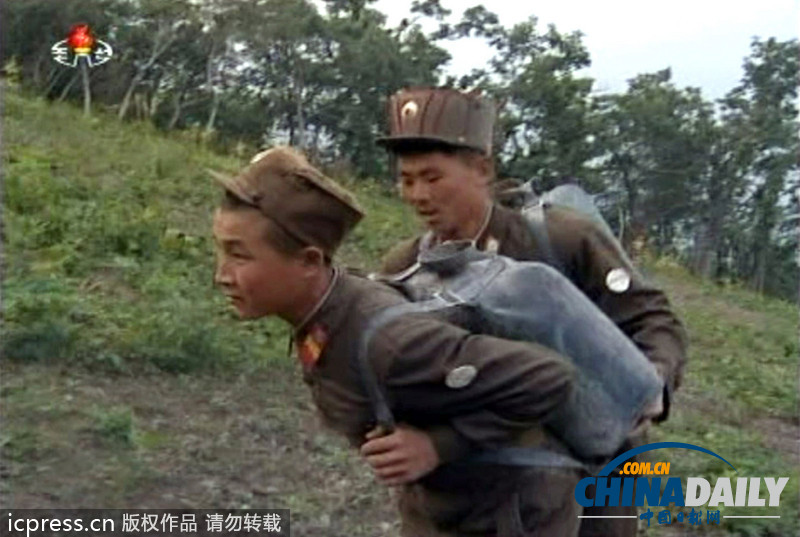 朝鮮欲建滑雪場 軍人響應(yīng)號(hào)召爬山運(yùn)送物資