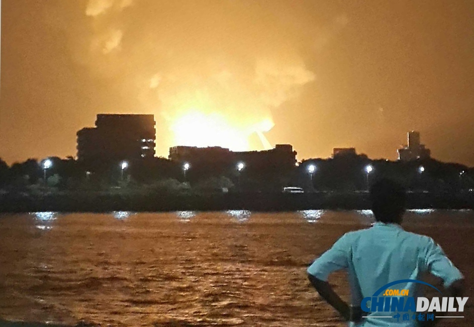 印度潛艇爆炸沉沒 18人受困數人死亡