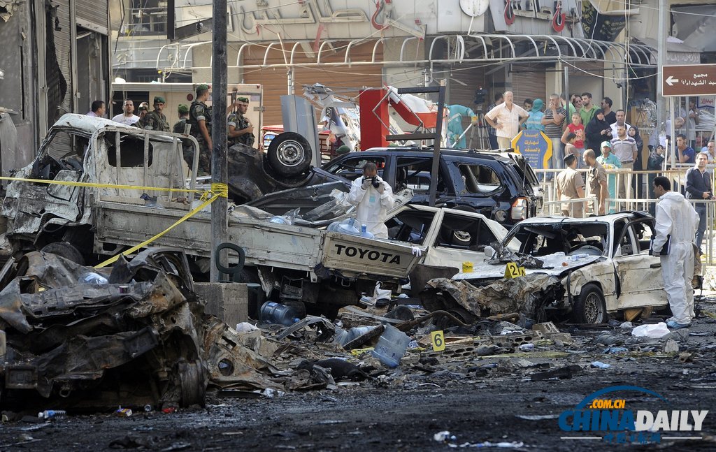 黎巴嫩政府調(diào)查爆炸現(xiàn)場(chǎng) 死傷300多人（高清組圖）