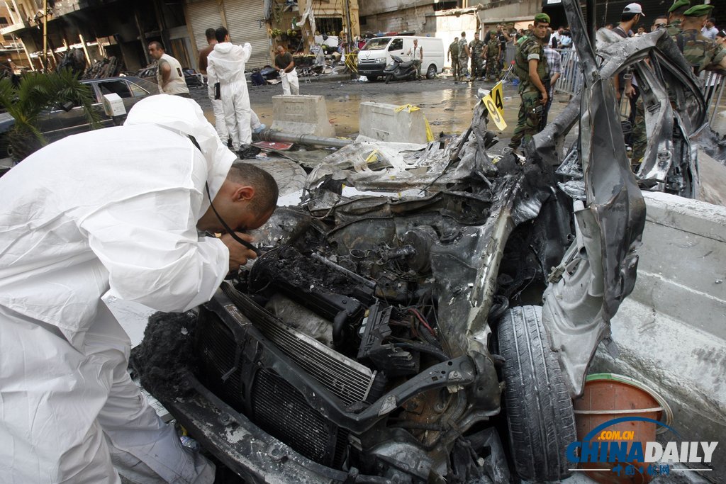 黎巴嫩政府調(diào)查爆炸現(xiàn)場(chǎng) 死傷300多人（高清組圖）